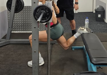 Full-range Bulgarian split squat coaching—hip mobility, glute strength and knee stability training 