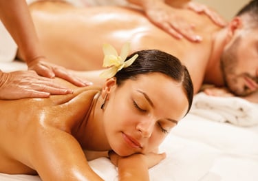 couple qui se détend sur table de massage