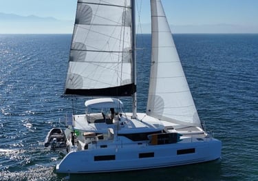 ALL WAVES LATE, CTAMARAN LAGOON 47 FT