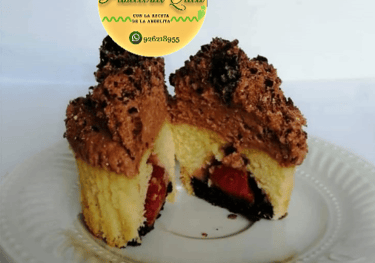 cupcake fresa chocolate pasteleria Queti lima