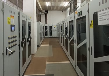 Zed Mühendislik'in trafo panoları, güvenli ve verimli enerji dağıtımı sağlar.