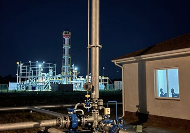 worm's-eye view photography of concrete building