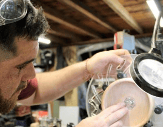 pendule en bois