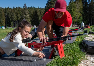 Activité outdoor originale de biathlon pour les enfants à Autrans-Méaudre en Vercors