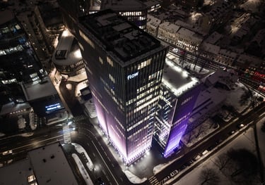 drono fotografija Vilniuje miesto verslo pastatai naktinis vaizdas