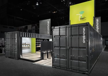 FUAR ALANLARI İÇİN KONTEYNER STAND ÇÖZÜMLERİ  Hızlı kurulum, şık tasarım ve tam markanıza özel çözüm