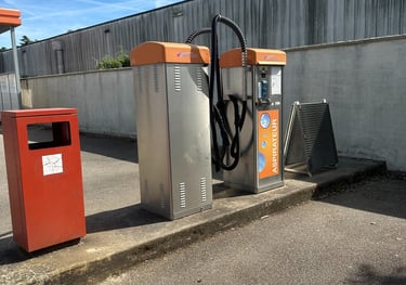 aspirateur pour voiture dans la station de lavage avenue de paris a niort