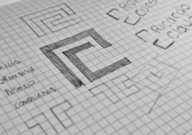 Sobre una hoja de cuadros, un dibujo de una forma cuadrada en combinación con otra forma cuadrada