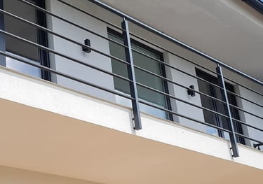 drvometal, drvo metal, nameštaj, police, stolovi, stolice, ograde, ograda, kapija