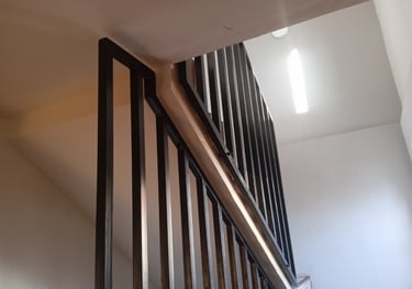 drvometal, drvo metal, nameštaj, police, stolovi, stolice, ograde, ograda, kapija