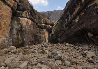 Tugela gorge walk and Policemans Helmet, Thendele Upper Camp, Drakensberg Amphitheatre, South Africa