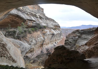 caves in the Golden Gate Highlands National Park, Drakensberg, Drakensberg mountains, South Africa