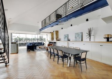 Dining room at Villa Bastille with large table for 14 guests
