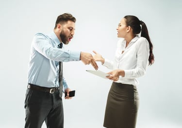 Defensa y reclamación de derechos laborales para empleados temporales en Colombia