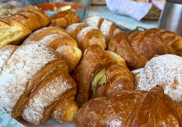 Prima colazione a buffet all'italiana inclusa nella tariffa della camera