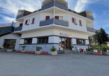 Ampio parcheggio dove lasciare i propri veicoli