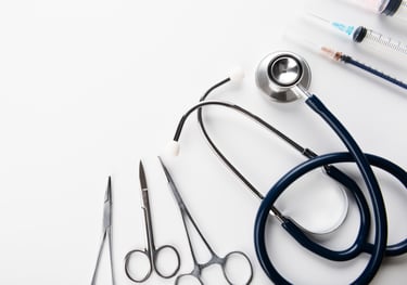 Klinik Medcare  dan Poliklinik Desaru Dr.Abdullah mempunyai servis pembedahan minor