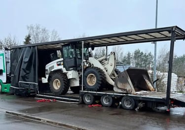 Baumaschinentransport mit Tieflader