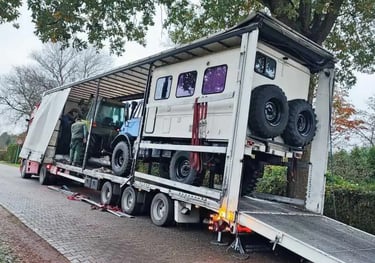 Transport eines Unimog mit Wohnaufbau