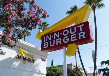 Devanture du Fast Food "In-n-out Burger"