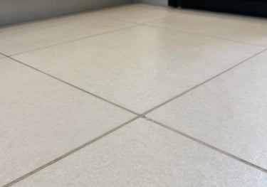 Commercial restroom tile and grout cleaning services for businesses