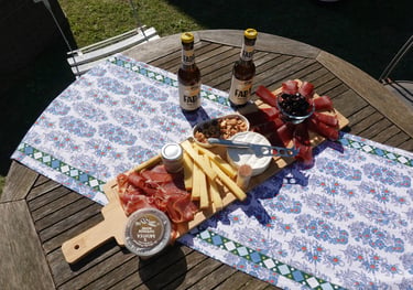 Planche apéritive Tiny House insolite Glamping Luberon Provenc