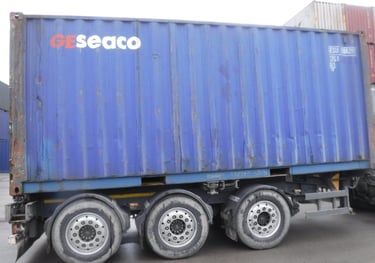 20'DV used container on container chassis