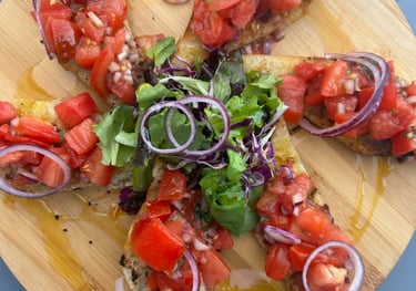 Détail de tapas faits maison par Le Loan, l'étape apéritif de L’Entrepotes Conceptstore.