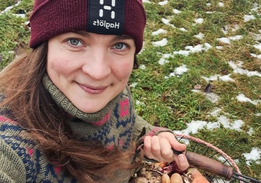 Paula Kohijoki puhumassa ekologisesta elämäntavasta ja omavaraisuudesta