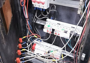 Instalação e Reparos de Luminárias: Pendentes, Sobrepor, Embutir