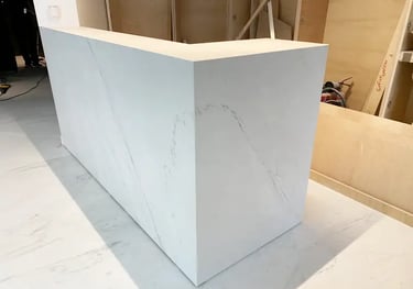 Comptoir d'accueil Bianco Carrara