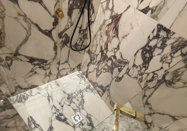 Salle de douche Breccia Apuana