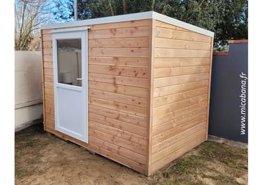 abri de jardin monopente en ossature bois, plancher inclus, avec bardage Douglas et porte batiment en PVC