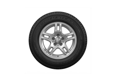 Tire installation service at Fast Tire Shop Los Angeles, mechanic mounting a new tire on a vehicle u