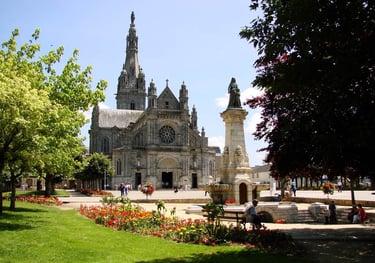 Vivre à Sainte-Anne-d'Auray : un cadre de vie calme et patrimonial au cœur du Pays d'Auray
