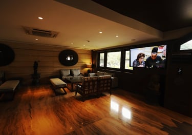 Luxurious Villas & Café