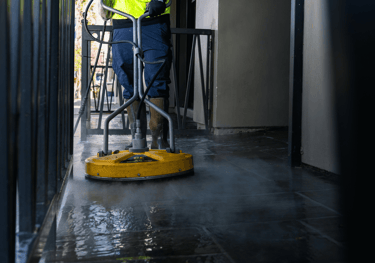 alt="nettoyage des sols entreprise à Paris"