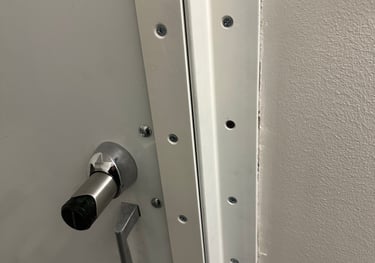 murtosuojarauta ovessa