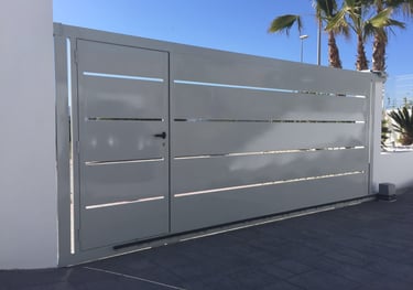 Puertas automáticas en Ibiza para viviendas, comercios y comunidades con instalación profesional