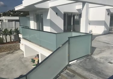Carpintería metálica en Ibiza: barandillas, rejas y estructuras de acero inoxidable y aluminio