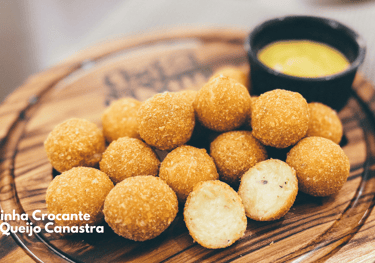 Bolinha Crocante de Queijo da Canastra