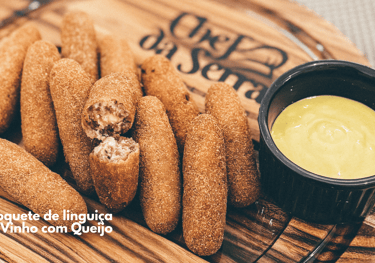 Croquete de Linguiça ao Vinho com Queijo