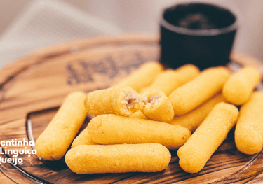 polentinha de linguiça e queijo