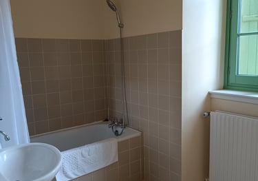 Salle de Bain avec Baignoire