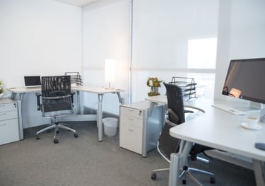 Limpieza profesional de oficinas y locales comerciales en Alicante y alrededores.