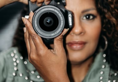 Manuela Schenker, vastgoedfotograaf en eigenaar van Hoop in Huis.