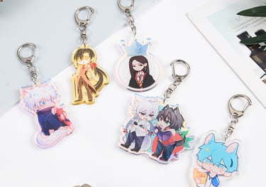 a bunch of keychains with some keychains
