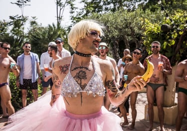 drag queen host