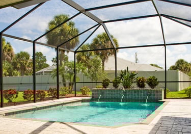 Softwash and Pressure Cleaning Pool decks and screening/ screened enclosures in Lake City Florida