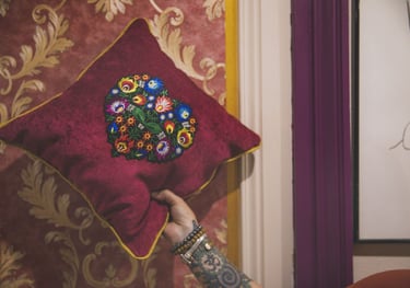 création de coussin pour location saisonnière